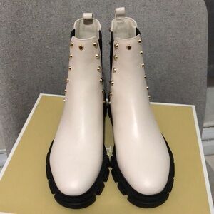 MICHAEL KORS CREAM LEATHER BOOTIE